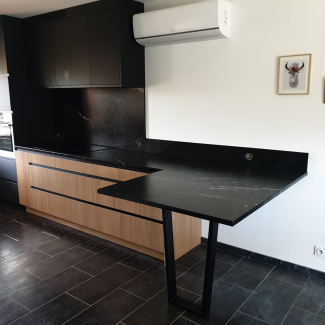Cuisine noire et bois